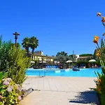 Surrounded By Greenery With Swimming Pool In Just 600 Meters From The Sea Hotel *