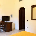 Hotel Surrounded By Greenery With Swimming Pool In Just 600 Meters From The Sea *