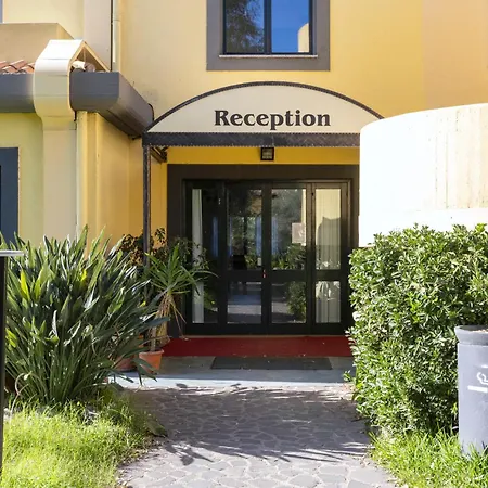 Hotel Surrounded By Greenery With Swimming Pool In Just 600 Meters From The Sea Arborea