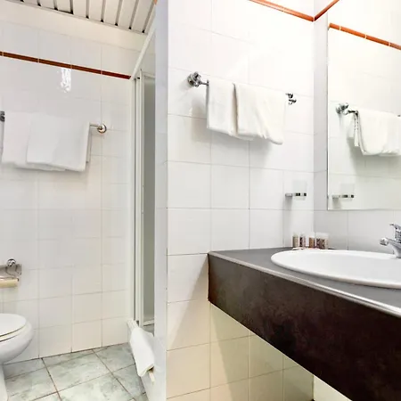 Surrounded By Greenery With Swimming Pool In Just 600 Meters From The Sea Hotel *