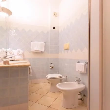 Hotel Surrounded By Greenery With Swimming Pool In Just 600 Meters From The Sea *