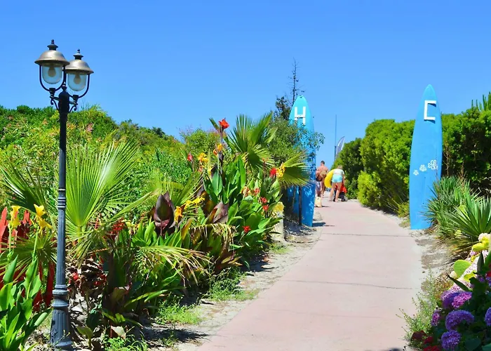 Surrounded By Greenery With Swimming Pool In Just 600 Meters From The Sea Otel *