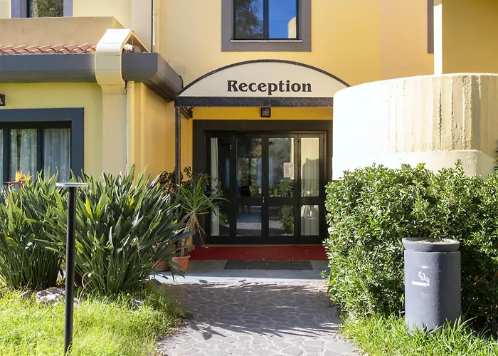 Otel Surrounded By Greenery With Swimming Pool In Just 600 Meters From The Sea Arborea